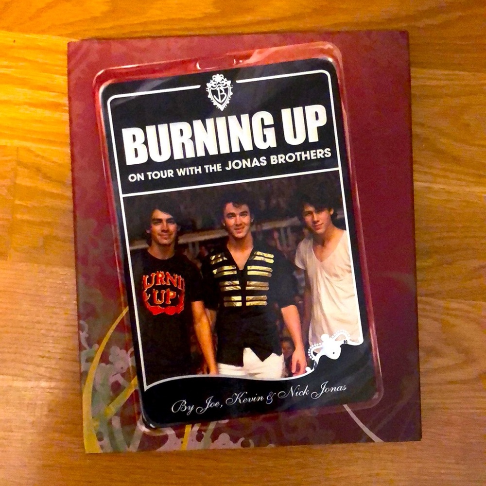 AUTOGRAPHED Jonas Brothers Burning Up Book